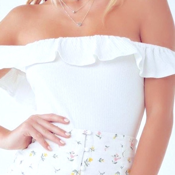 Forever 21 Tops - $5 LABOR DAY SALE ❤️ Forever 21 Off Shoulder Ruffled Bodysuit NWOT